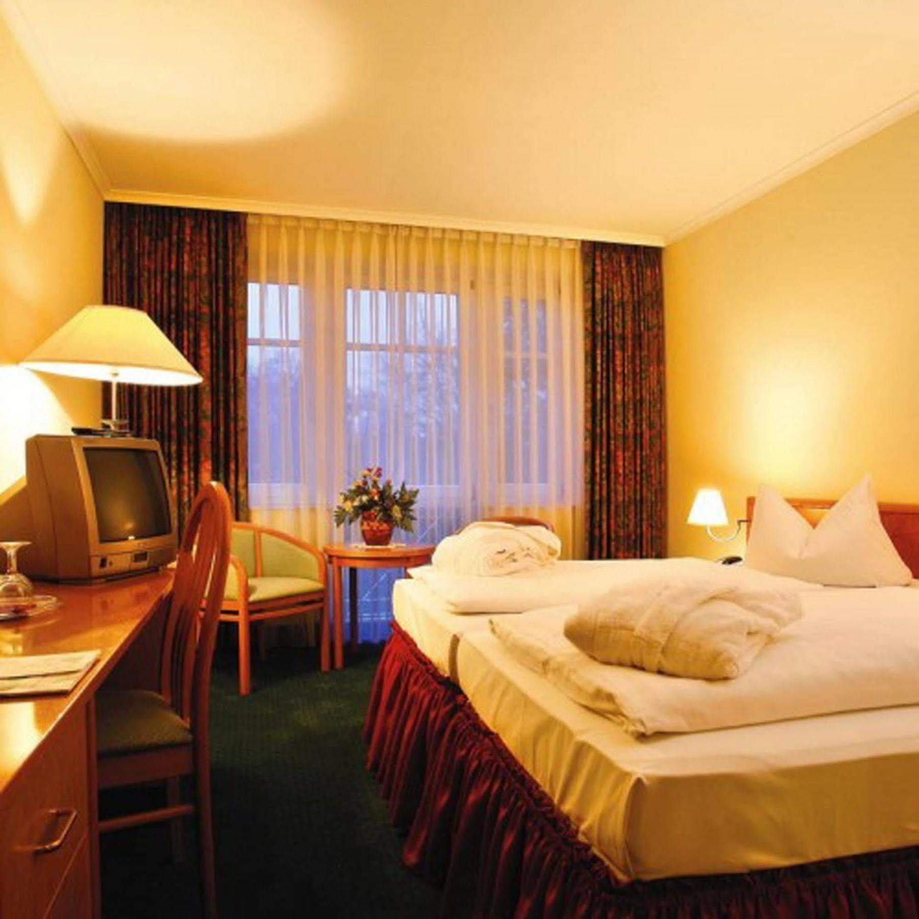 Park Hotel Fasanerie נויסטרליץ מראה חיצוני תמונה
